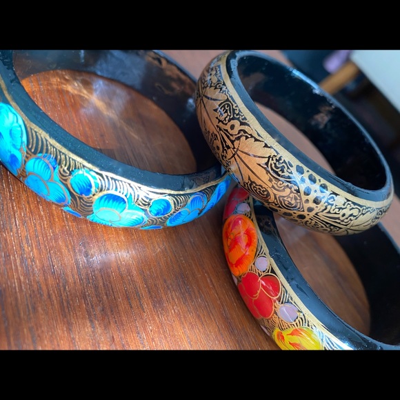 NWT Beautifully Hand Painted Gold & Black Boho Wood Bracelet Bangle - Picture 5 of 8